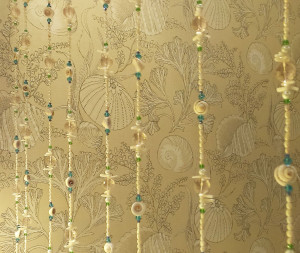 Шторы из кораллов и жемчуга